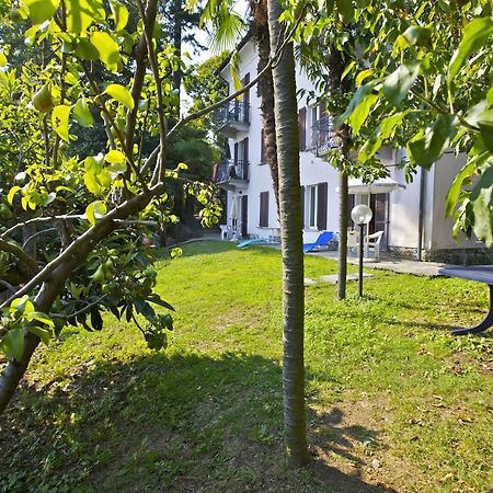 Bella Casa Alla Spiaggia Tronzano Lago Maggiore Exterior foto