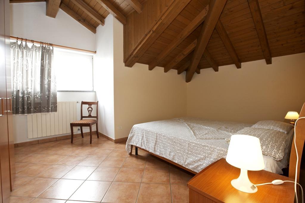 Bella Casa Alla Spiaggia Tronzano Lago Maggiore Exterior foto