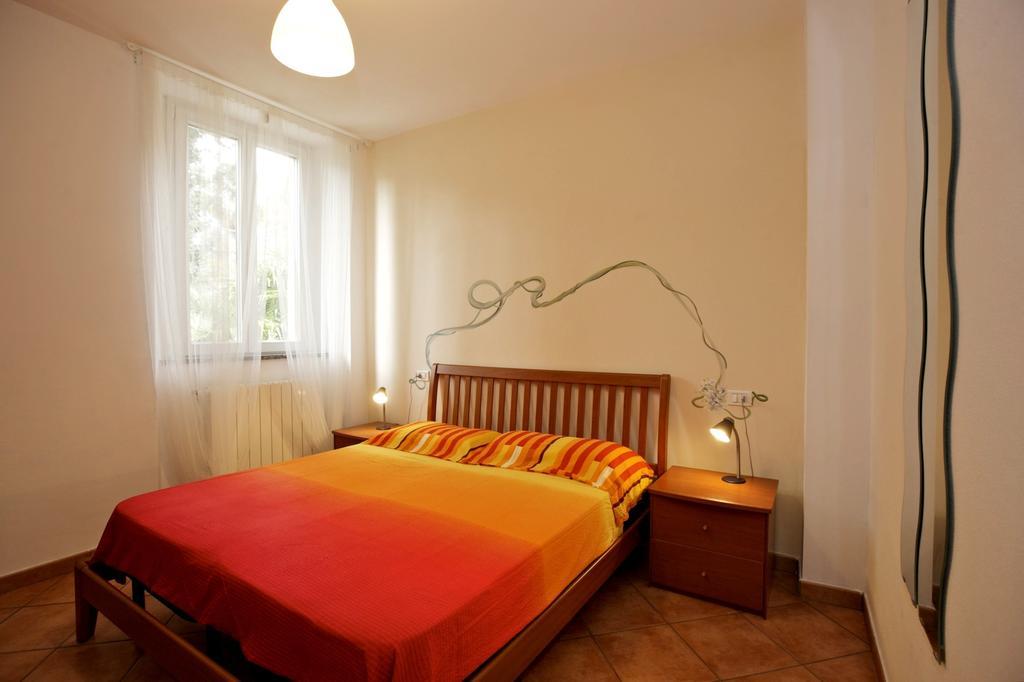 Bella Casa Alla Spiaggia Tronzano Lago Maggiore Exterior foto