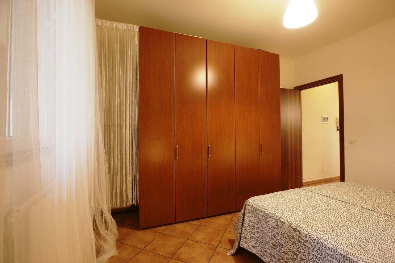 Bella Casa Alla Spiaggia Tronzano Lago Maggiore Exterior foto