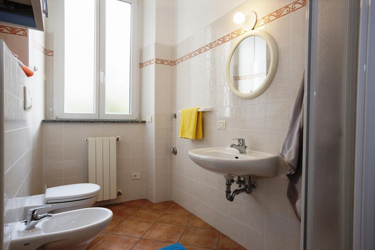 Bella Casa Alla Spiaggia Tronzano Lago Maggiore Exterior foto